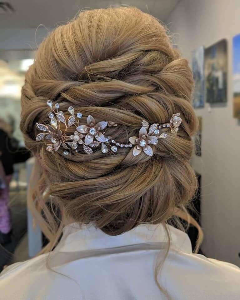 wedding hairstyle with jewels in her hair